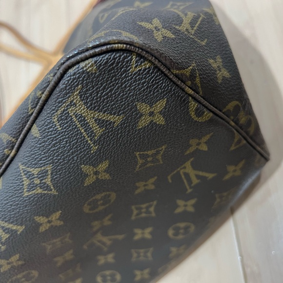 100% Authentic Louis Vuitton Neverfull GM Tote in classic Monogram canvas. - Picture 12 of 14